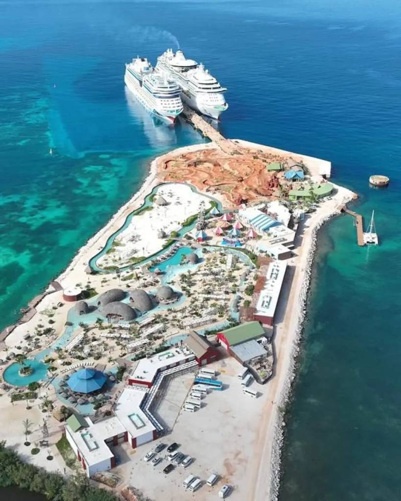 El Puerto de Cabo Rojo en Pedernales recibe simultáneamente dos cruceros