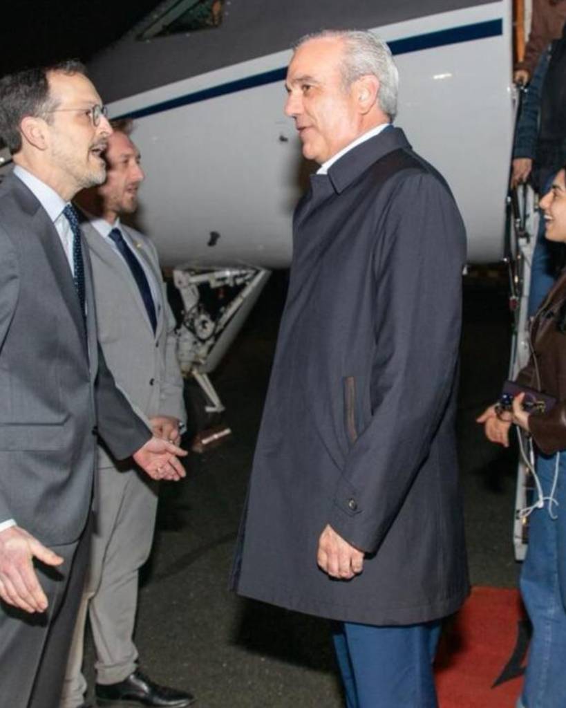 Abinader llega a París con agenda anticorrupción y foco en atraer inversiones clave