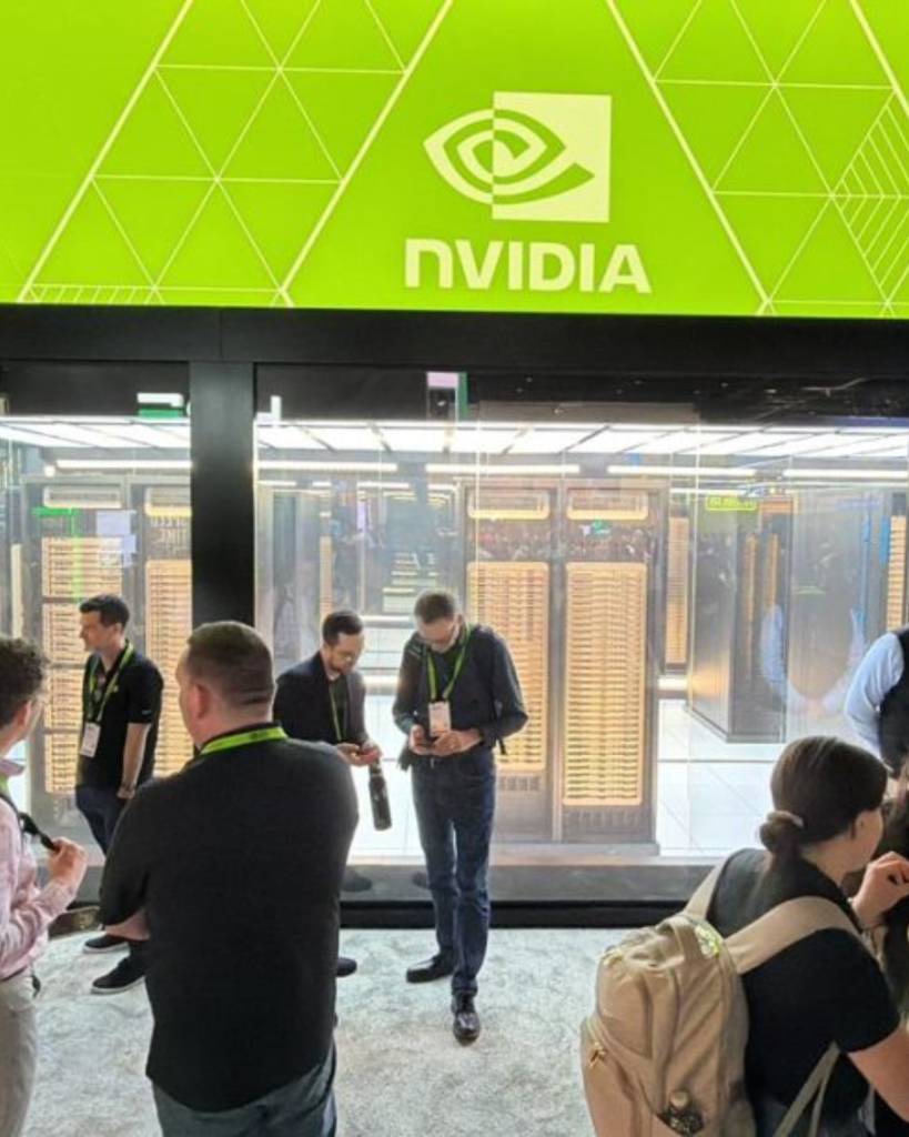 RD impulsa su 911 con inteligencia artificial y alianza con EE. UU. en cumbre tecnológica global