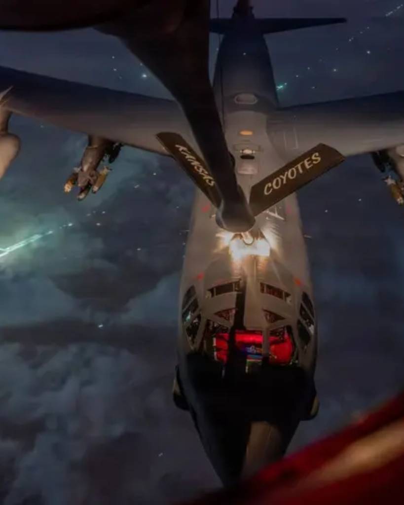 Trump presiona por un alto al fuego mientras amenaza con atacar el corazón petrolero de Irán