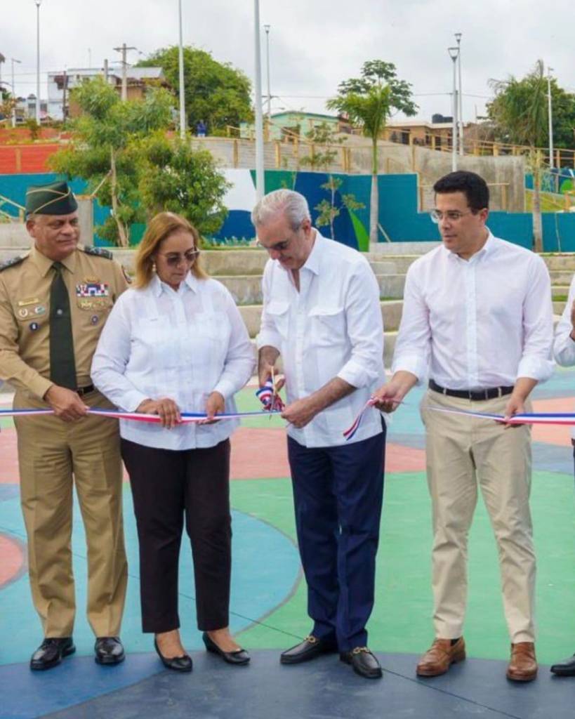 Abinader y Collado entregan el Bulevar de la Salud en Bajos de Haina con inversión superior a RD$165 millones
