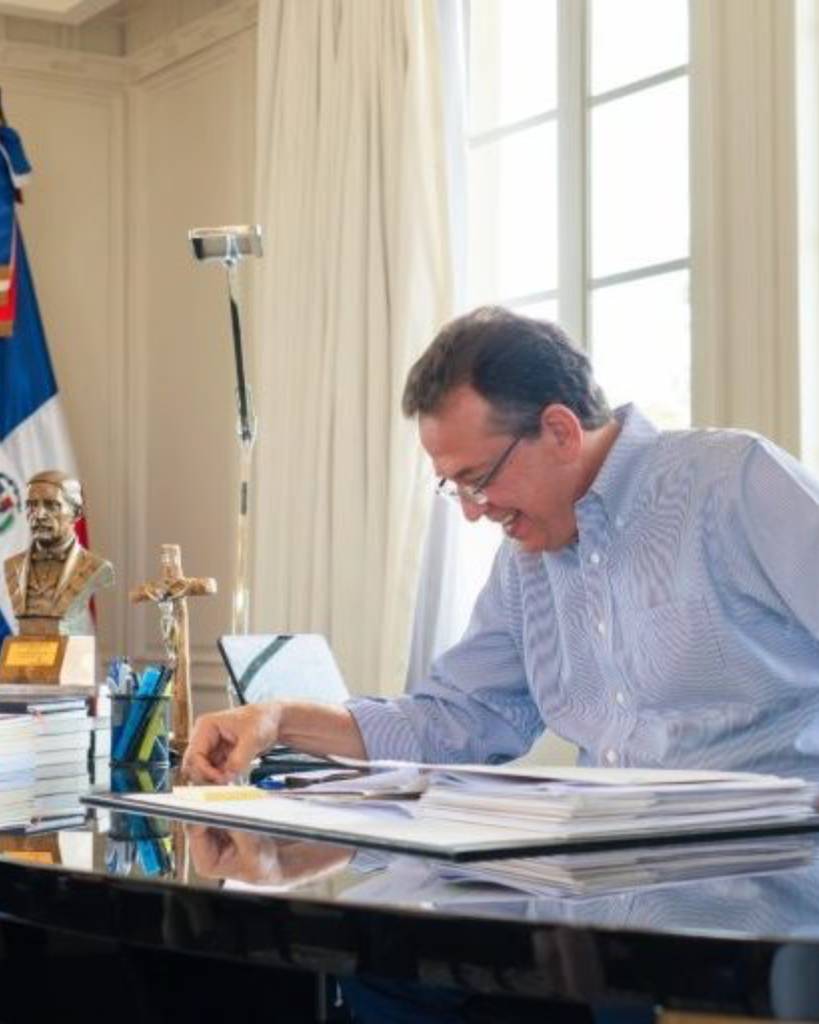 Canciller Ito Bisonó sostiene su primera llamada con el secretario de Estado de EE.UU. Marco Rubio