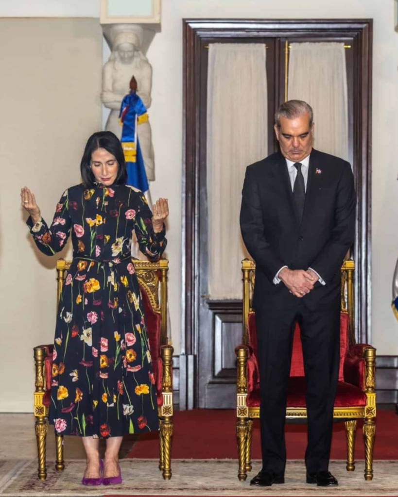 Luis Abinader encabeza jornada nacional de oración y llama a unir fe con acciones concretas